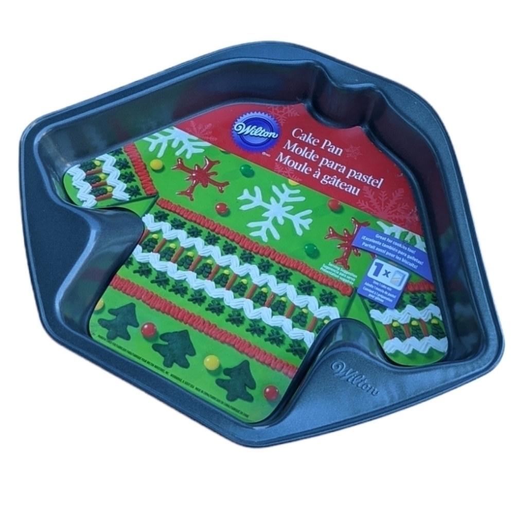 WILTON long sleeve t shirt cake pan